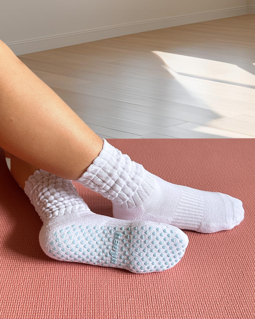 Slouchy Crew Non Slip Grip Socks - Blue Havyn